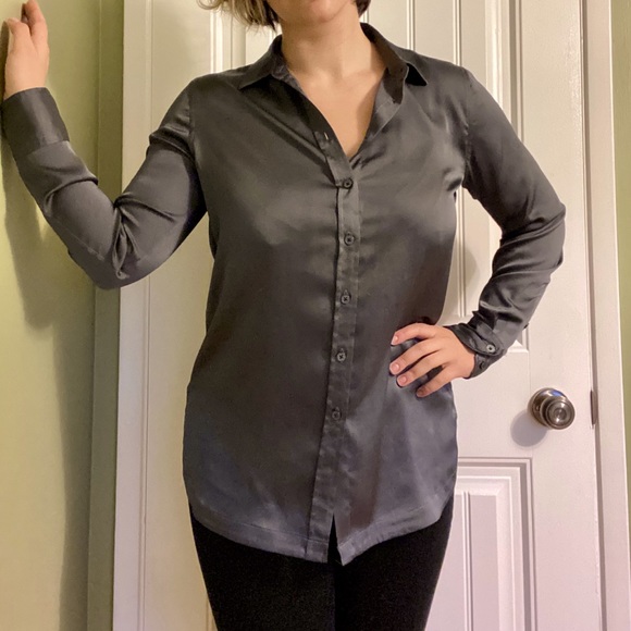 BANANA REPUBLIC Satin Long Sleeve (size S) - Picture 1 of 10